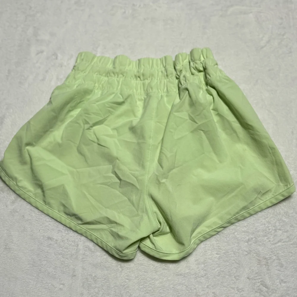 Athleta Girl All star 2.5” Shorts Light Green Girls’ Large 12